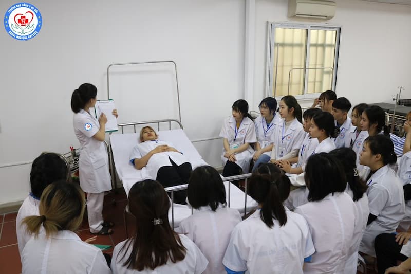 hung chương trình đào tạo Điều dưỡng hệ cao đẳng