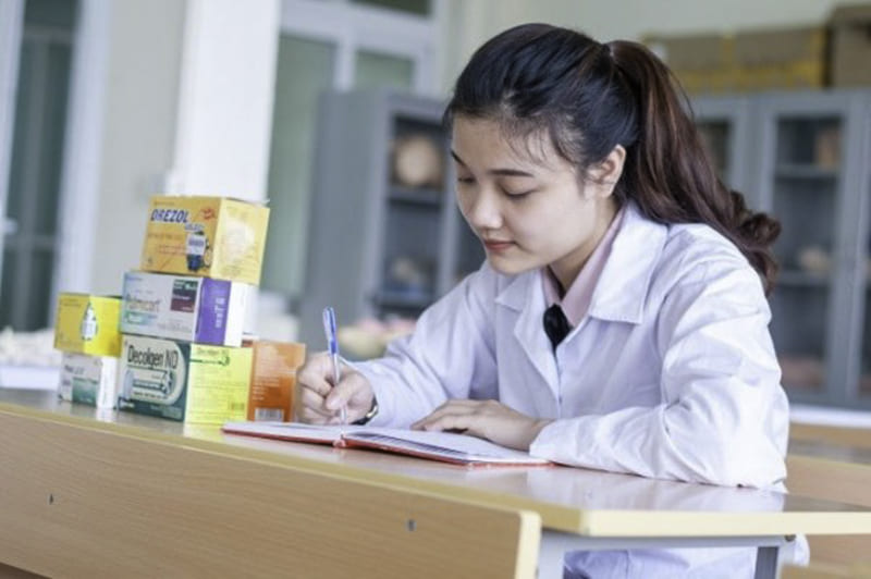 Dược sĩ Cao đẳng ra trường làm gì