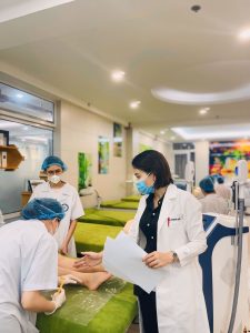 Trải nghiệm buổi học thực hành triệt lông tại Khoa Chăm Sóc sắc đẹp!