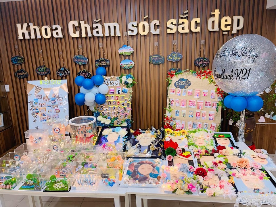 Các tác phẩm trong bài thi tốt nghiệp của sinh viên Khoa Chăm Sóc sắc đẹp