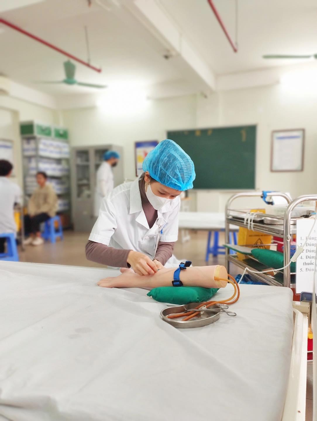 Cơ Sở 2 Cao Đẳng Y Hà Nội tại Tây Mỗ tổ chức hội thảo giảng dạy năm 2025