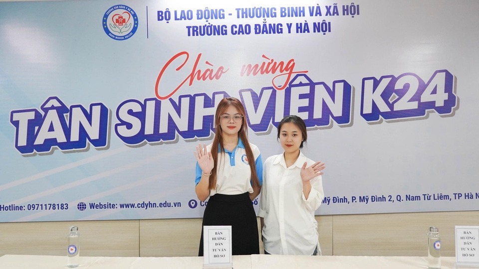 Tân sinh viên nhập học tại trường Cao đẳng Y Hà Nội - cơ sở Mỹ Đình