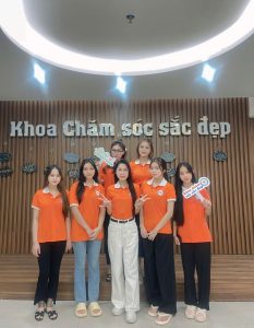 Sinh viên Chăm Sóc sắc đẹp nhiệt huyết trong các phong trào hoạt động