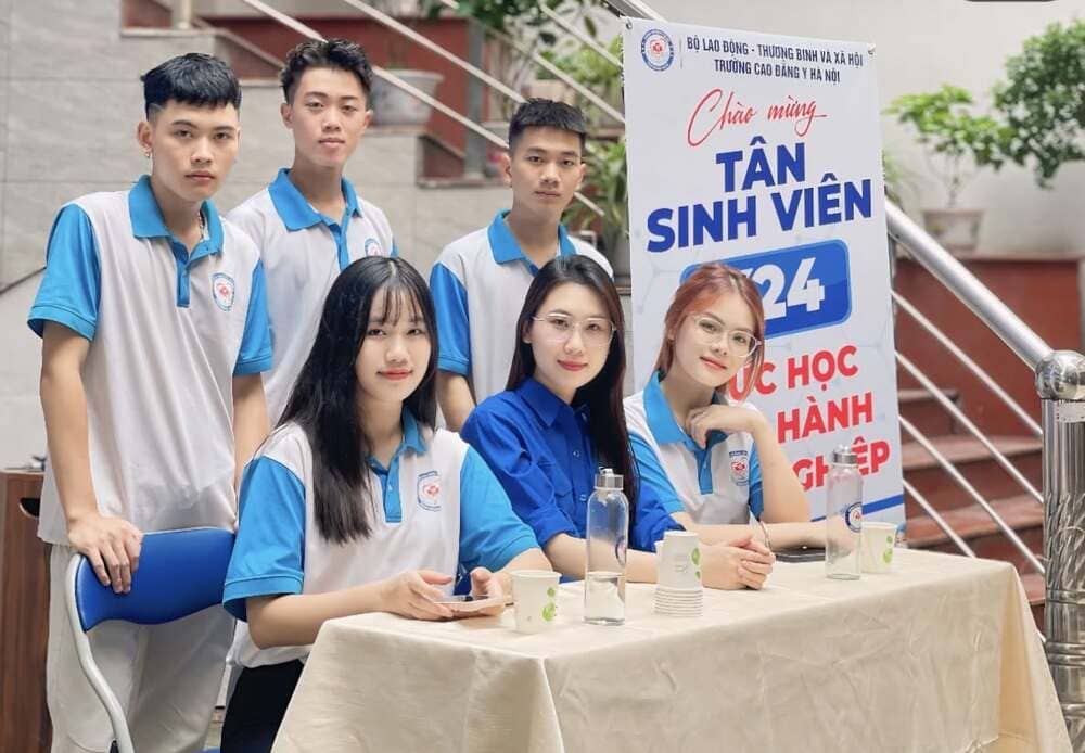 Chào đón tân sinh viên K26 Trường Cao đẳng Y Hà Nội